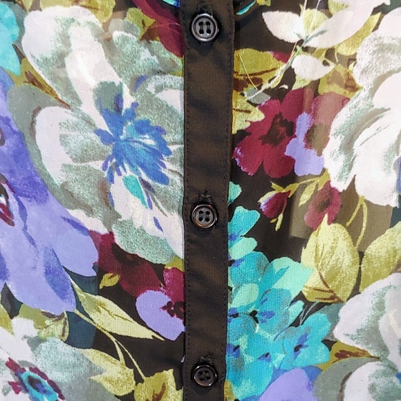 Band of Gypsies | Floral Button-Down Tank | M - Picture 3 of 7